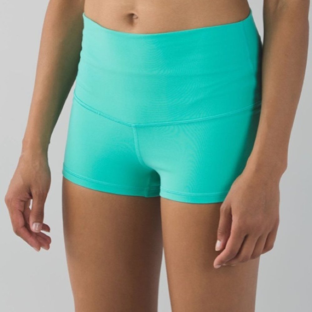 NWOT Lululemon Boogie Short (Roll Down) - Bali Breeze! Size 6